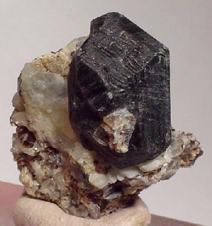 マダガスカル産サファリンの母岩付き実物標本